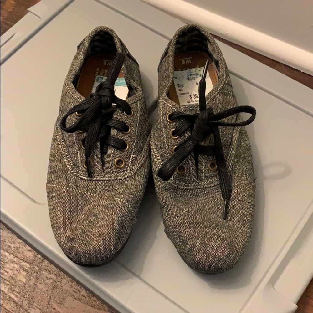 Toms black with gold sparkles size 6